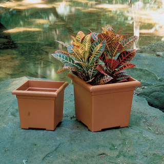 Accent Planter- Clay
